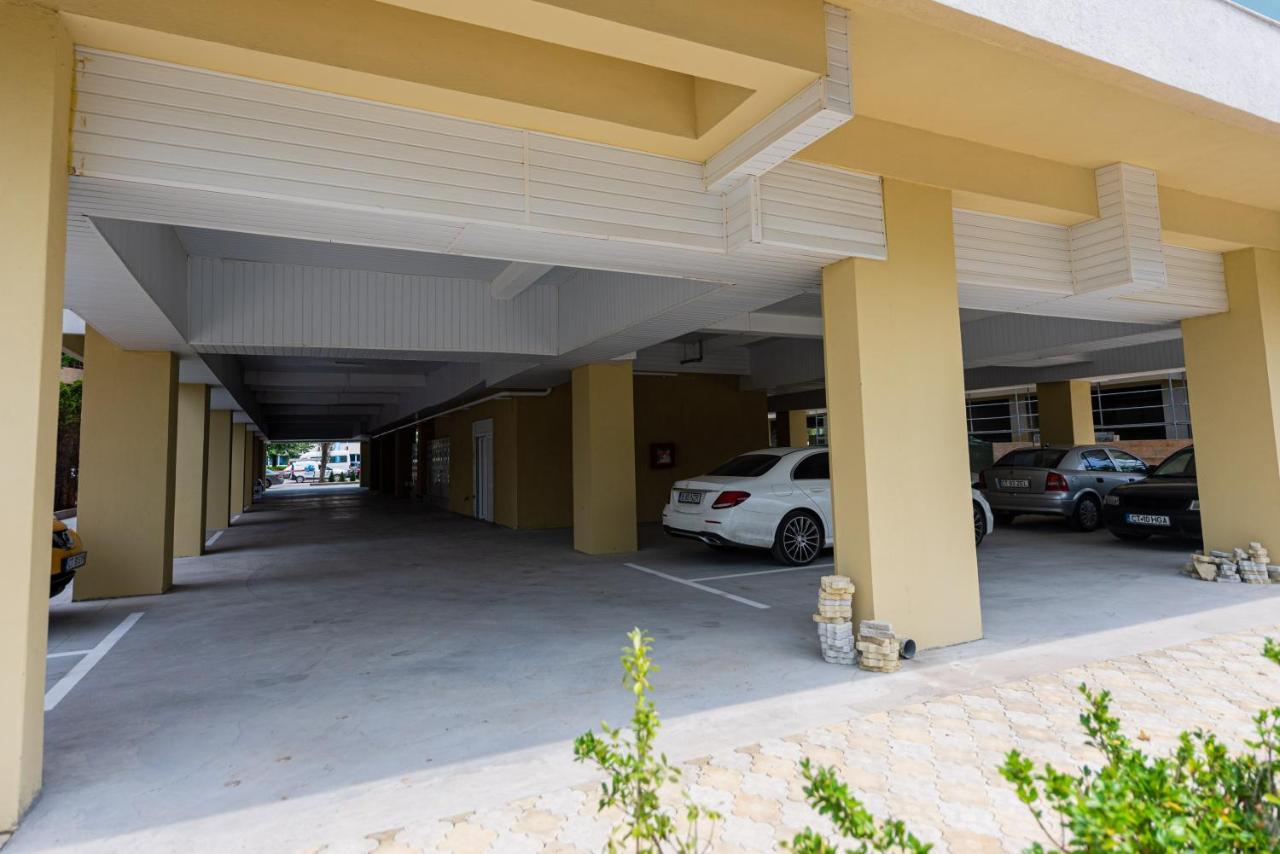 Royal Moonlight Apartment Mamaia Exterior foto