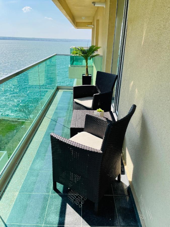 Royal Moonlight Apartment Mamaia Exterior foto